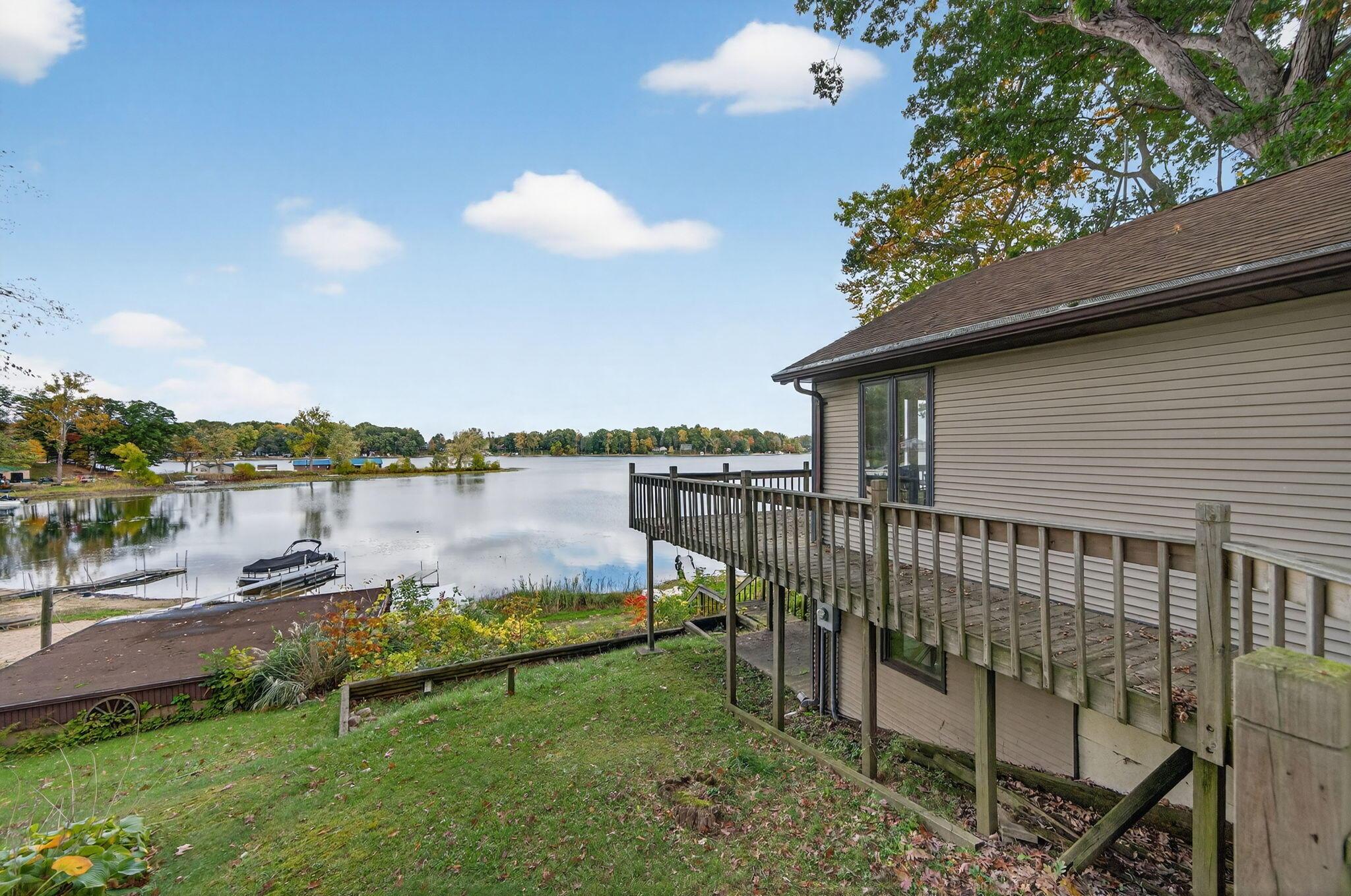 Image 2: 48168 70th Ave-33