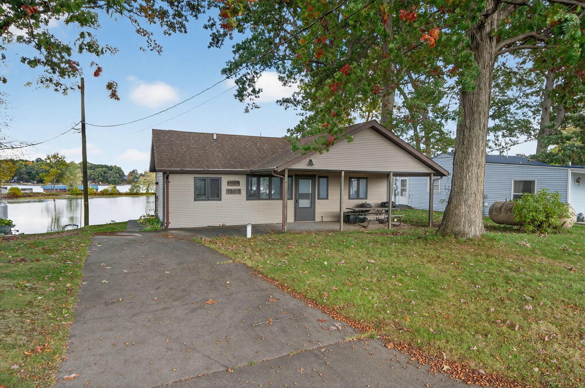 Image 3: 48168 70th Ave-31