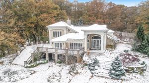 13 Carousel Lane