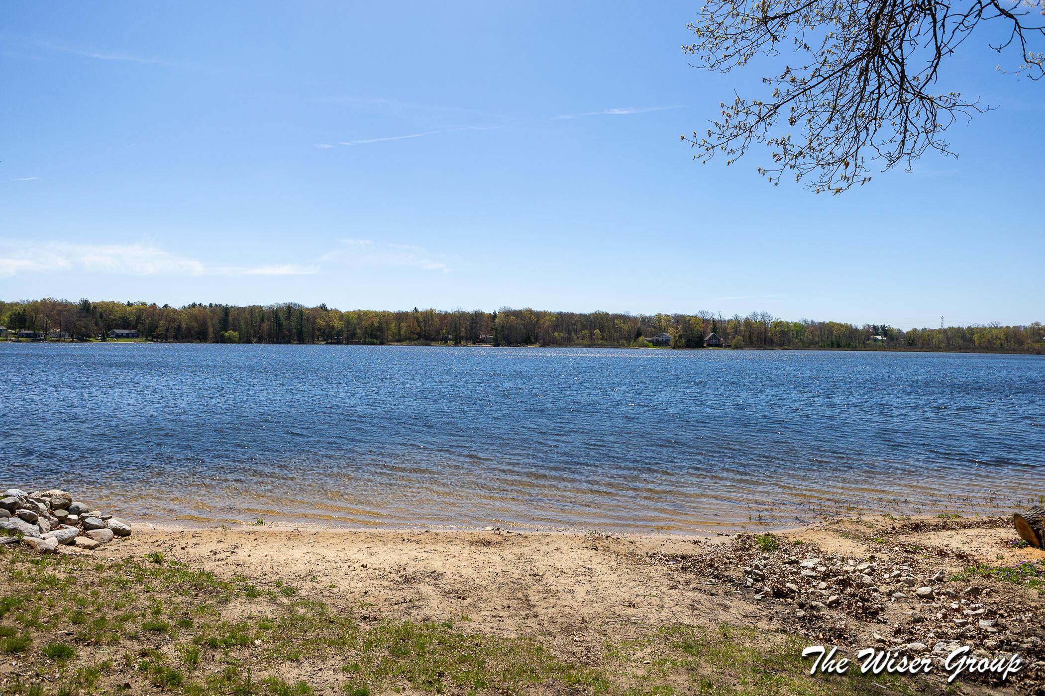 Image 4: Perch Lake_6