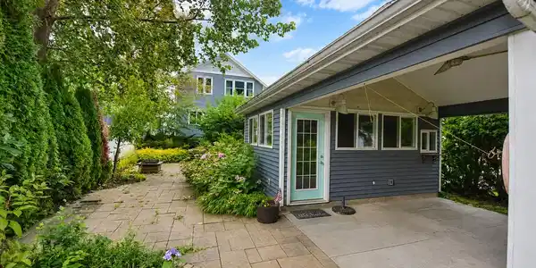 Image 3: 1012 Pearl St, St. Joseph, MI 49085