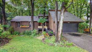 3935 Lakeridge Drive