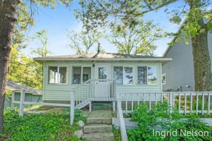 6931 Goldenrod NE Avenue