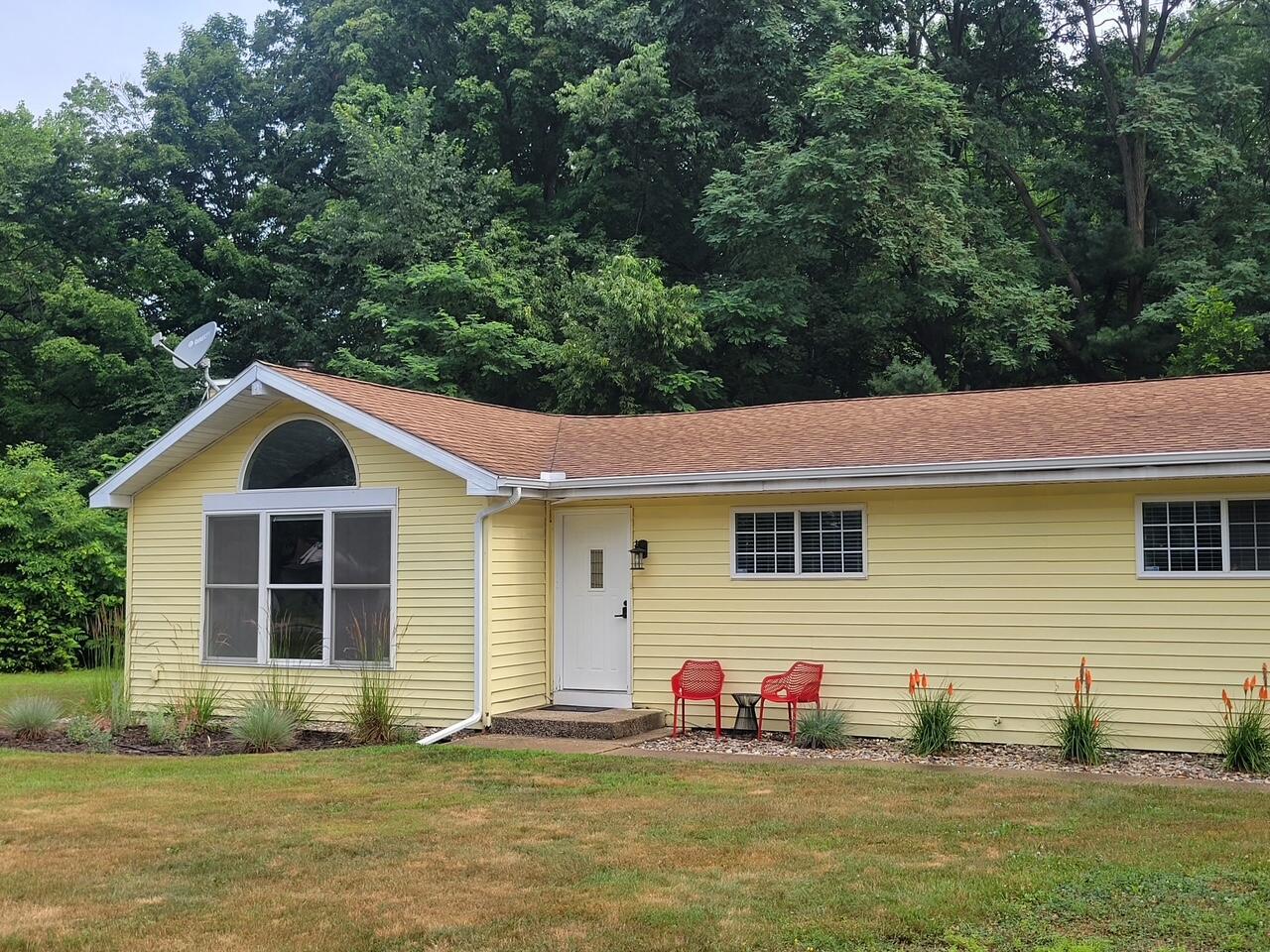 Image 1: yellow house pic