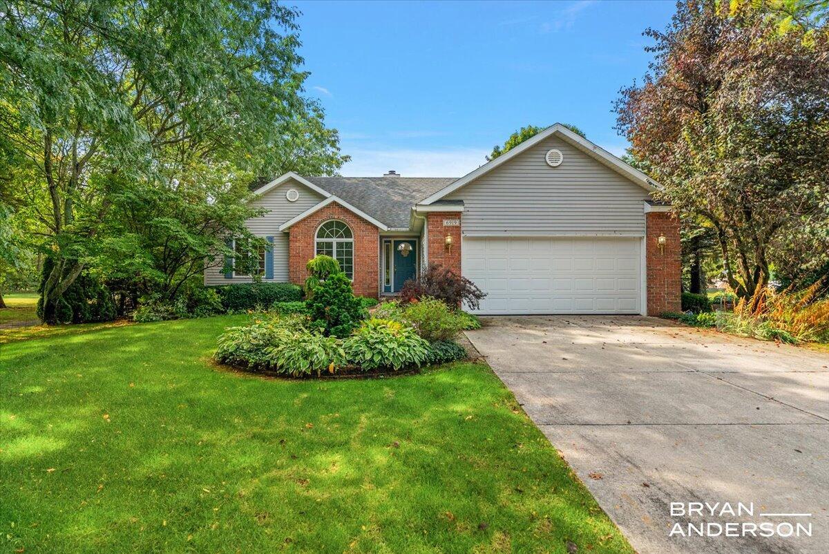 Image 1: 057-6919 Verde Vista Dr NE-2