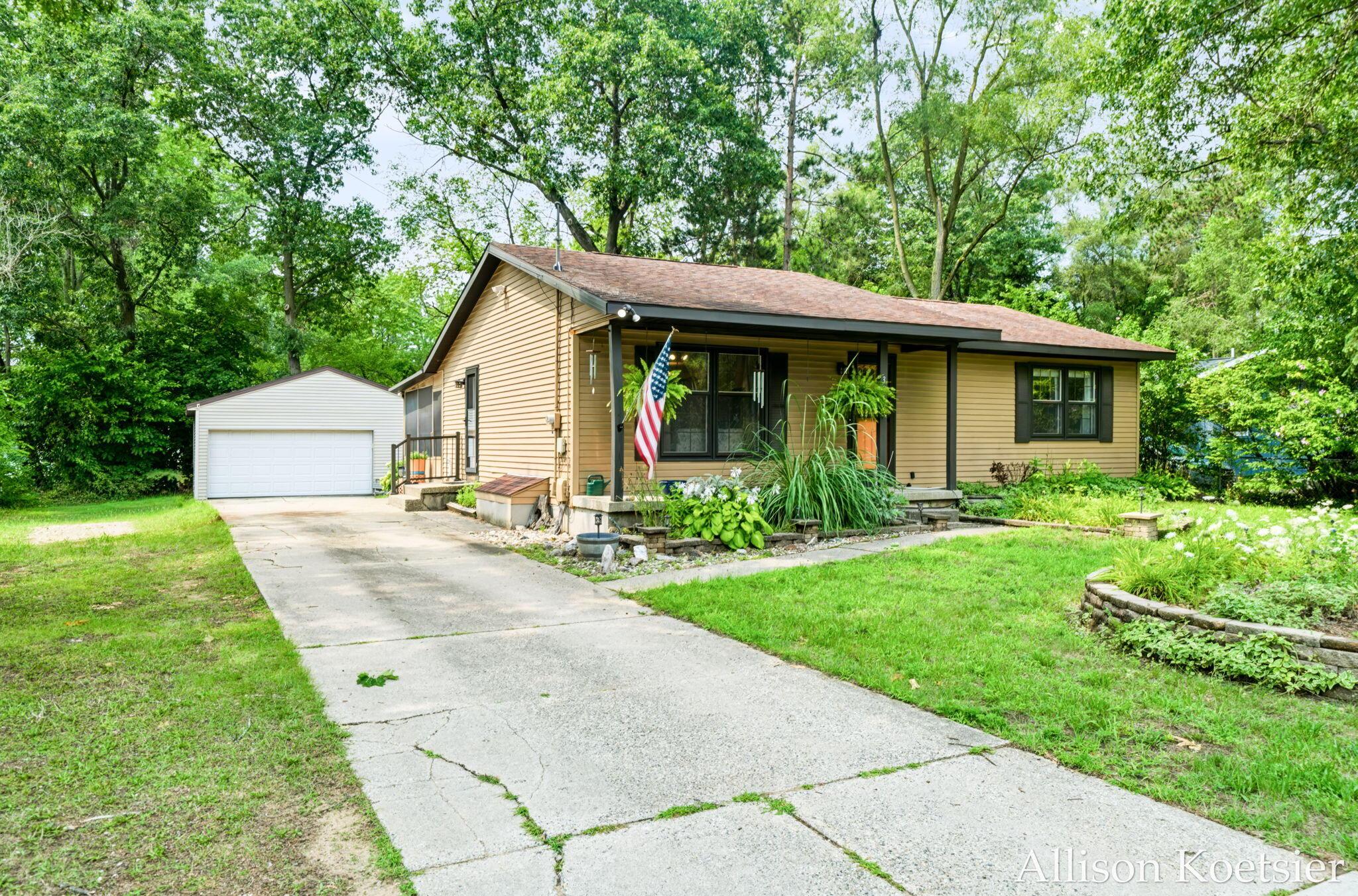 Image 4: 2-web-or-mls-3609 Jupiter Ave NE, Grand