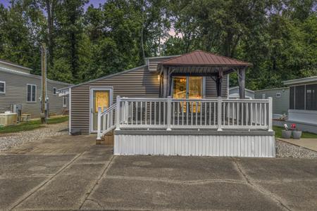 486 Maple Lane