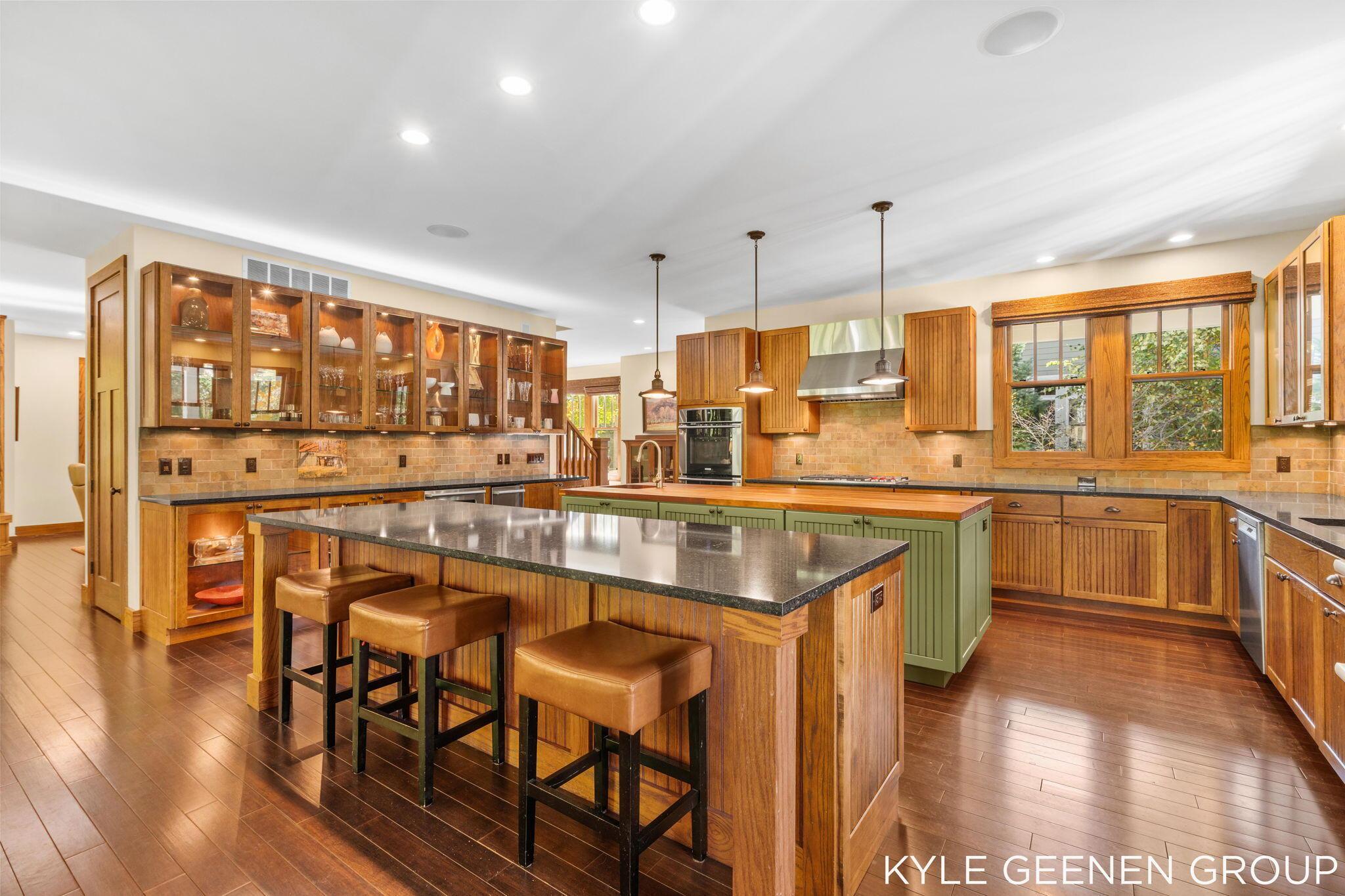 Image 4: 25-web-or-mls-16