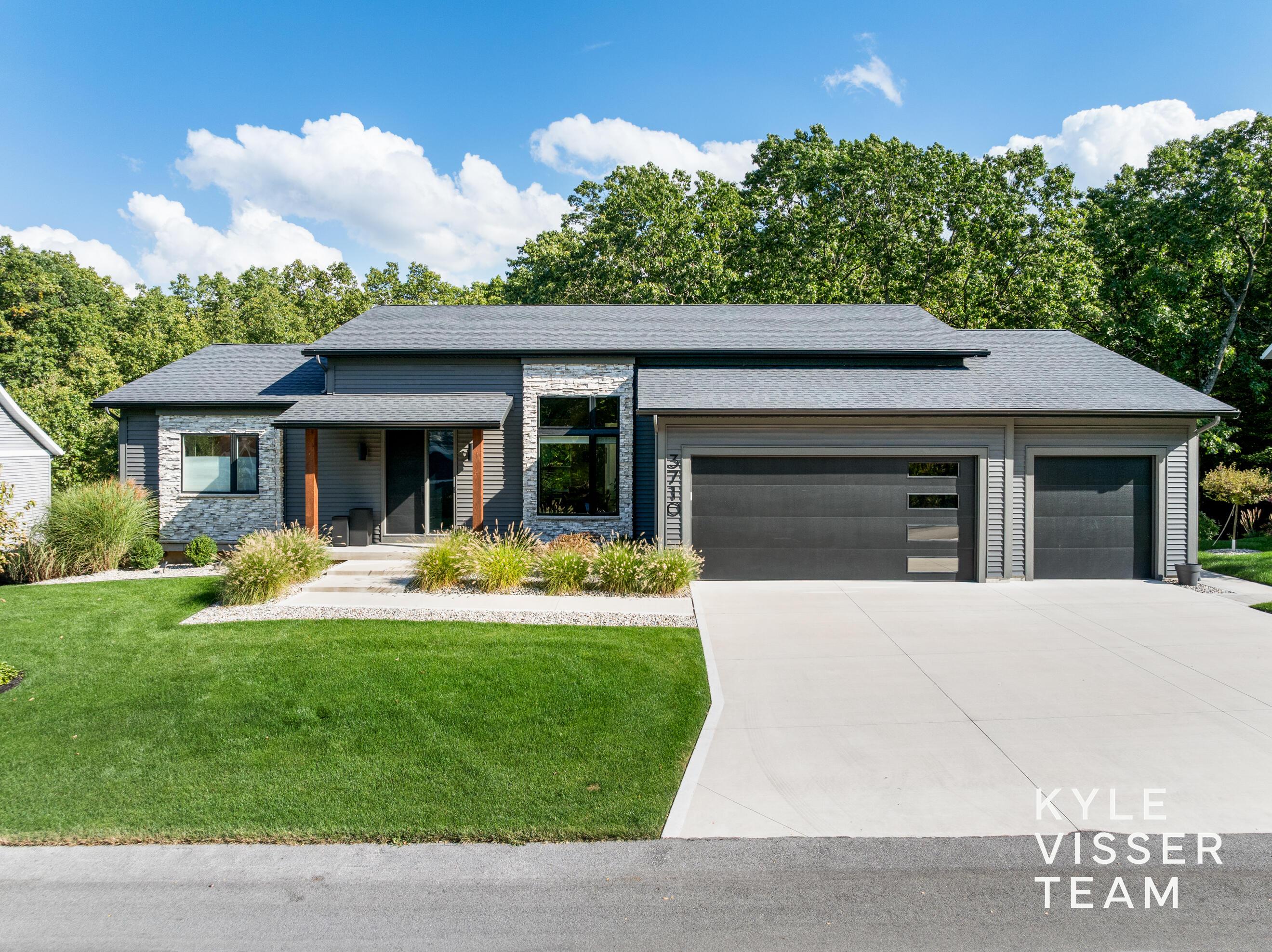 Image 1: Exterior Front