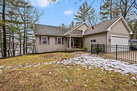 1828 W Arrowhead Trail