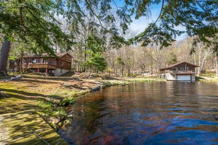 5717 W Pleasant Hill Road