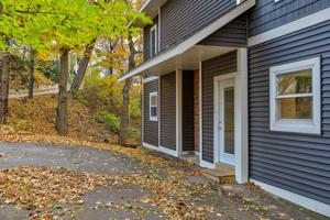 2396 Crescent Walk
