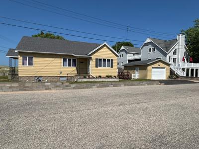 15 Lakeshore Drive