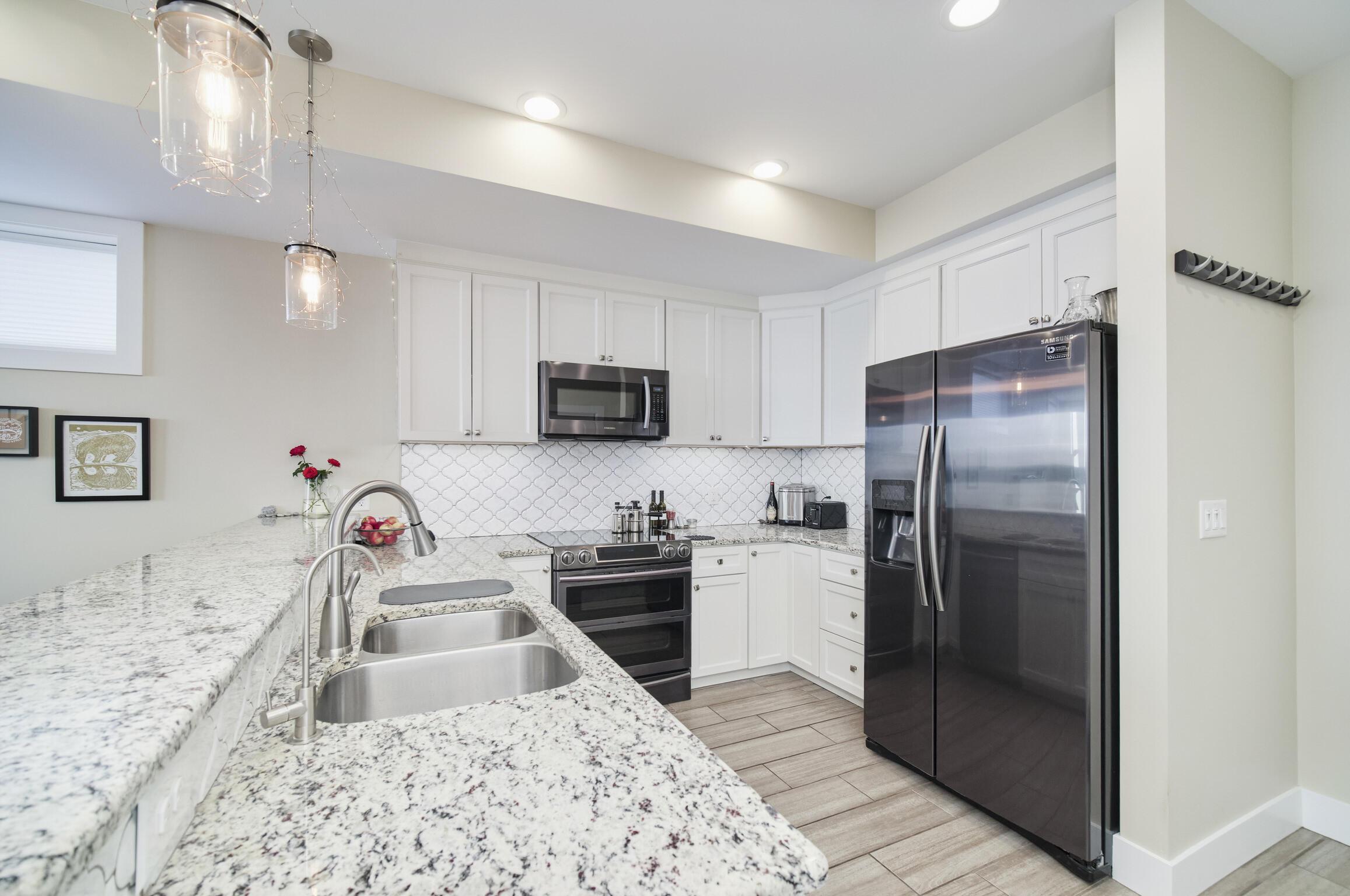 Image 4: 143_Joslin_Cove_Dr-03