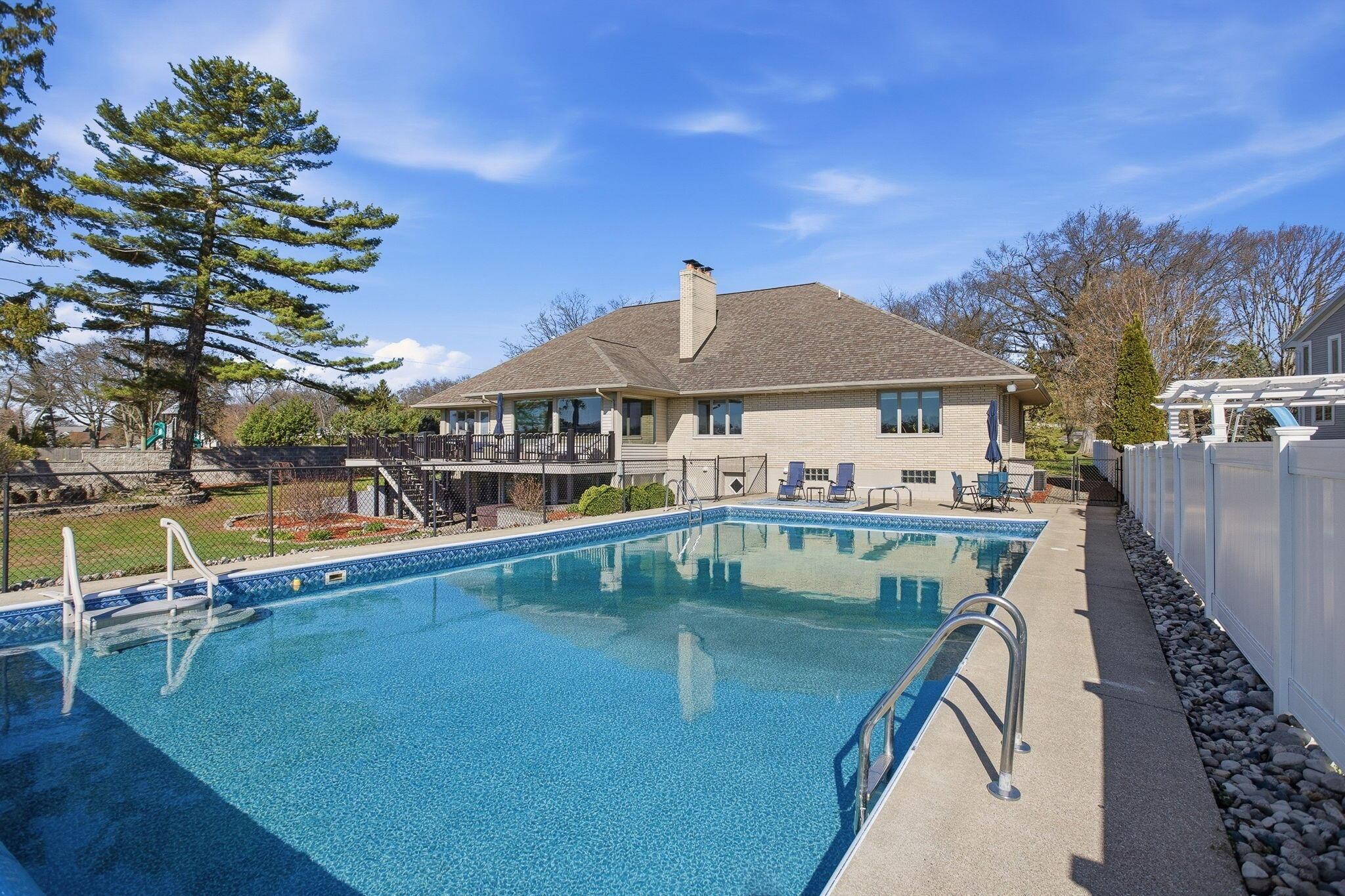 Image 4: 13-web-or-mls-530-glenwood-ave