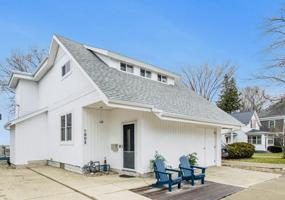 1002 Lake