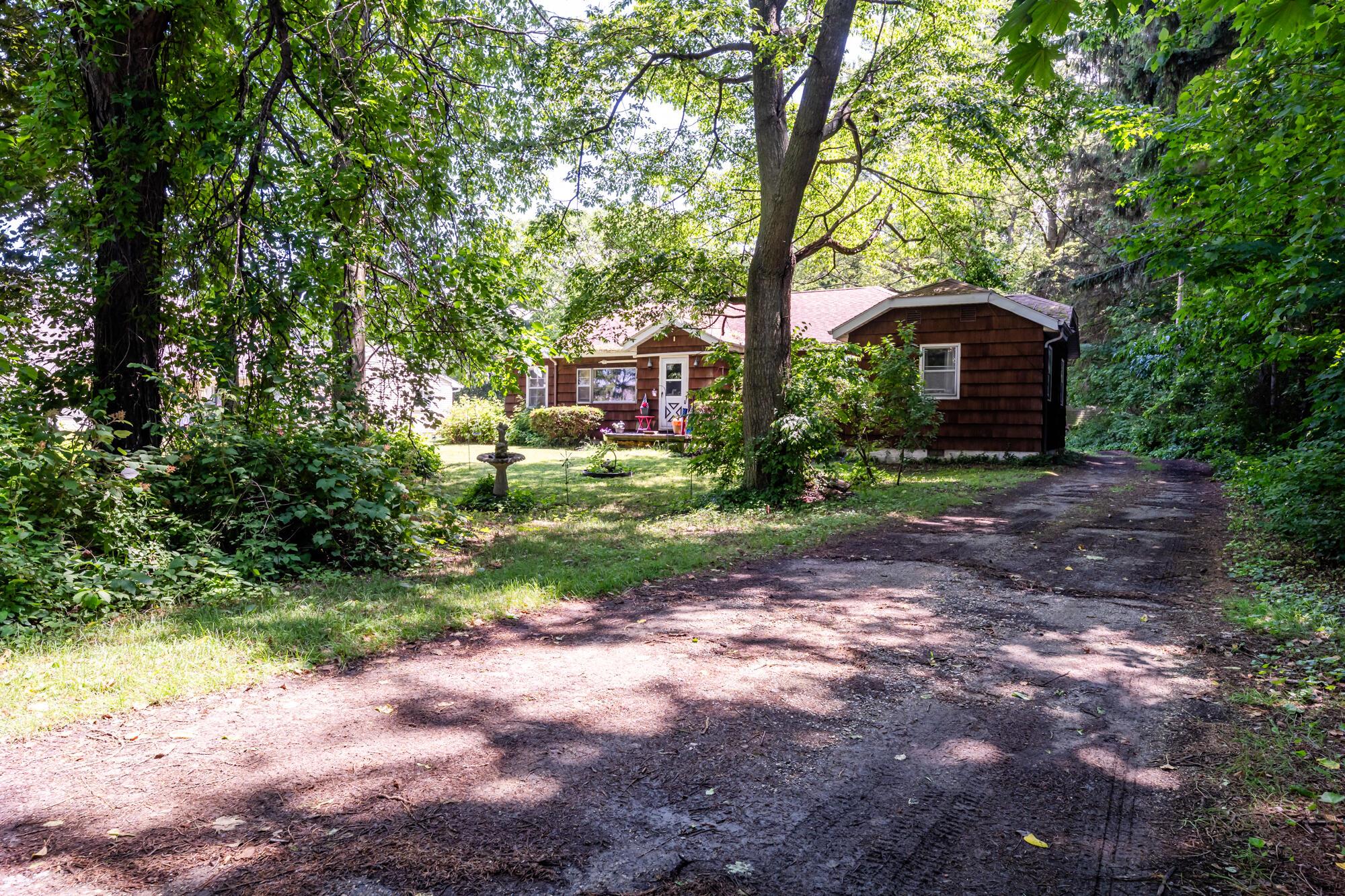 Image 1: Lakeshore-101