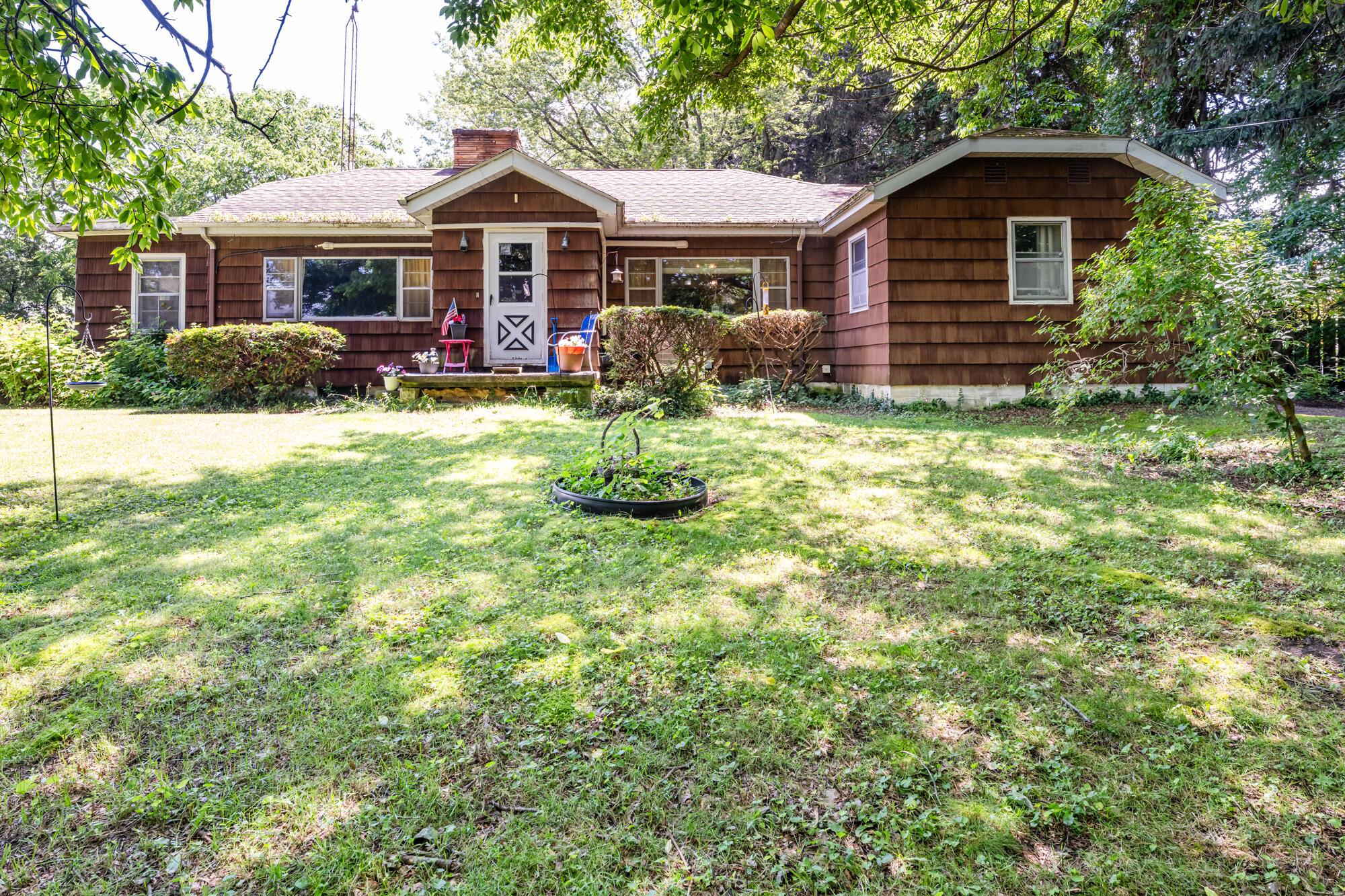 Image 2: Lakeshore-102