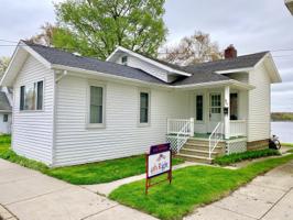 910 Lakeview Drive