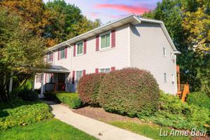 6495 Bella Vista NE Drive