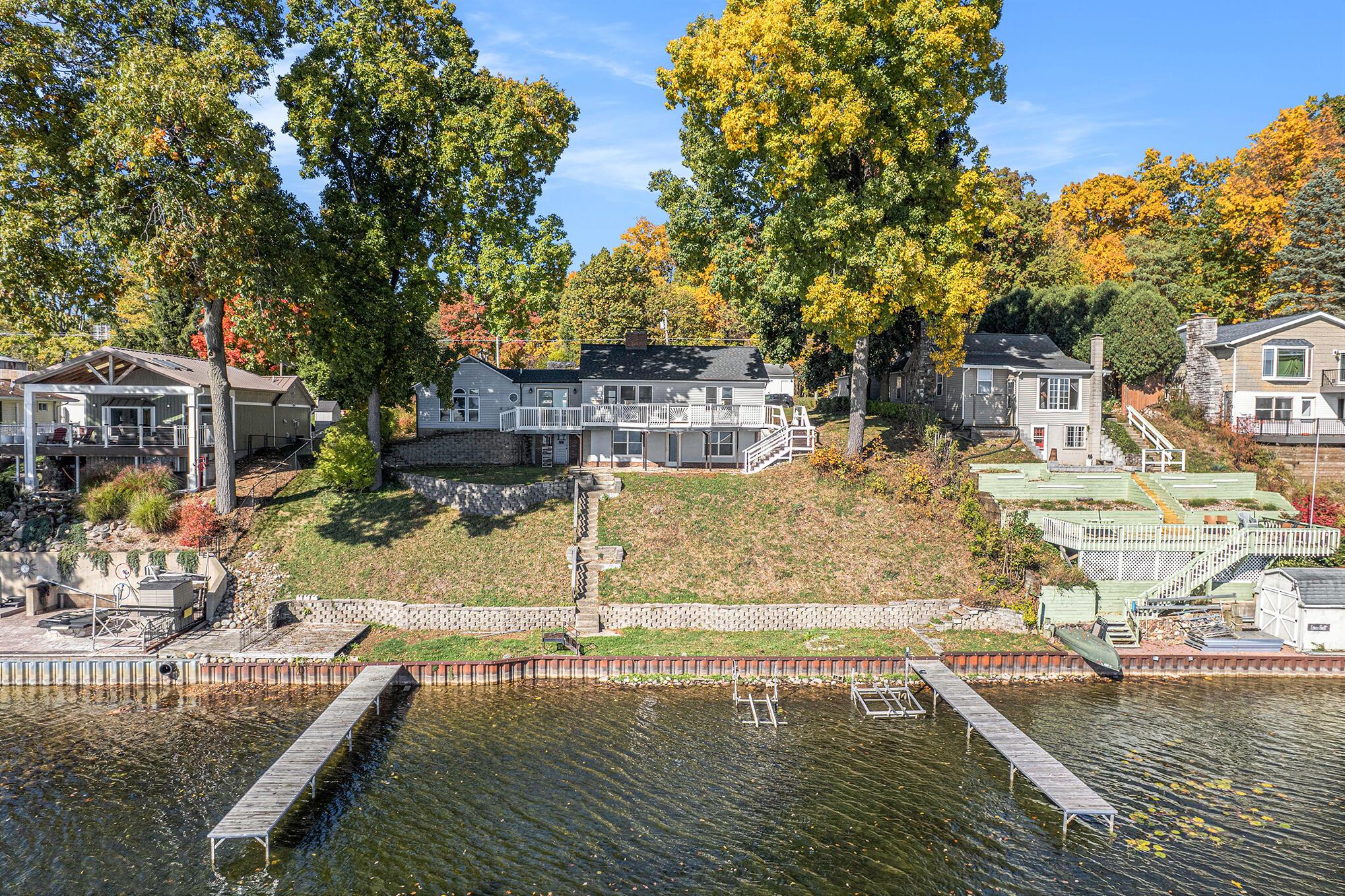 Image 3: 3411 W Shore Dr, Battle Creek, MI 49017