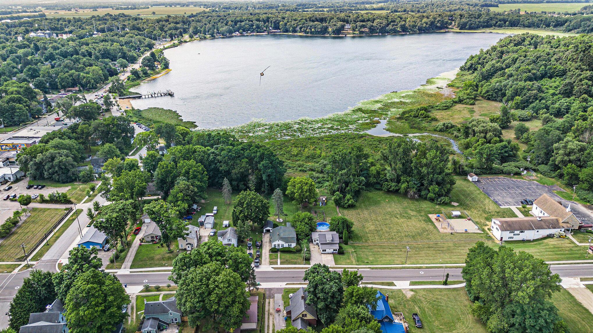 Image 3: Lake View