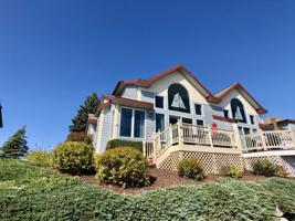 285 Lakeshore Drive