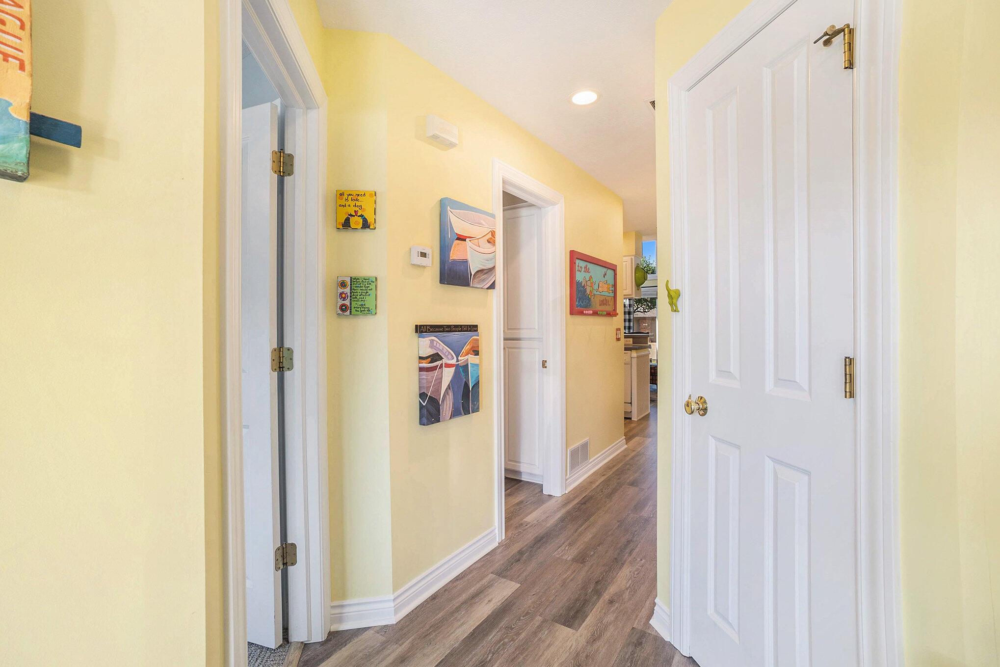 Image 3: Front entry way
