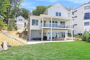 418 Crest Drive