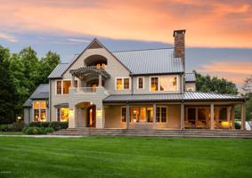 2975 Lakeshore Drive