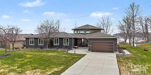 7022 Strawberry Lane
