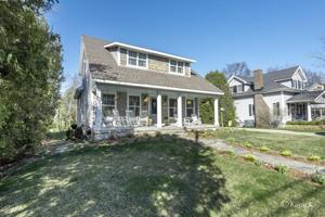 2505 Lake SE