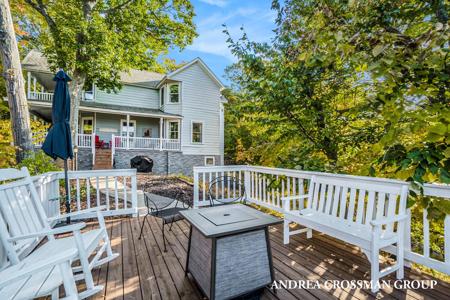2410 Cedar Walk