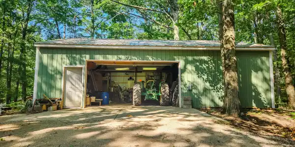 Image 2: .0 x 40 Polebarn
