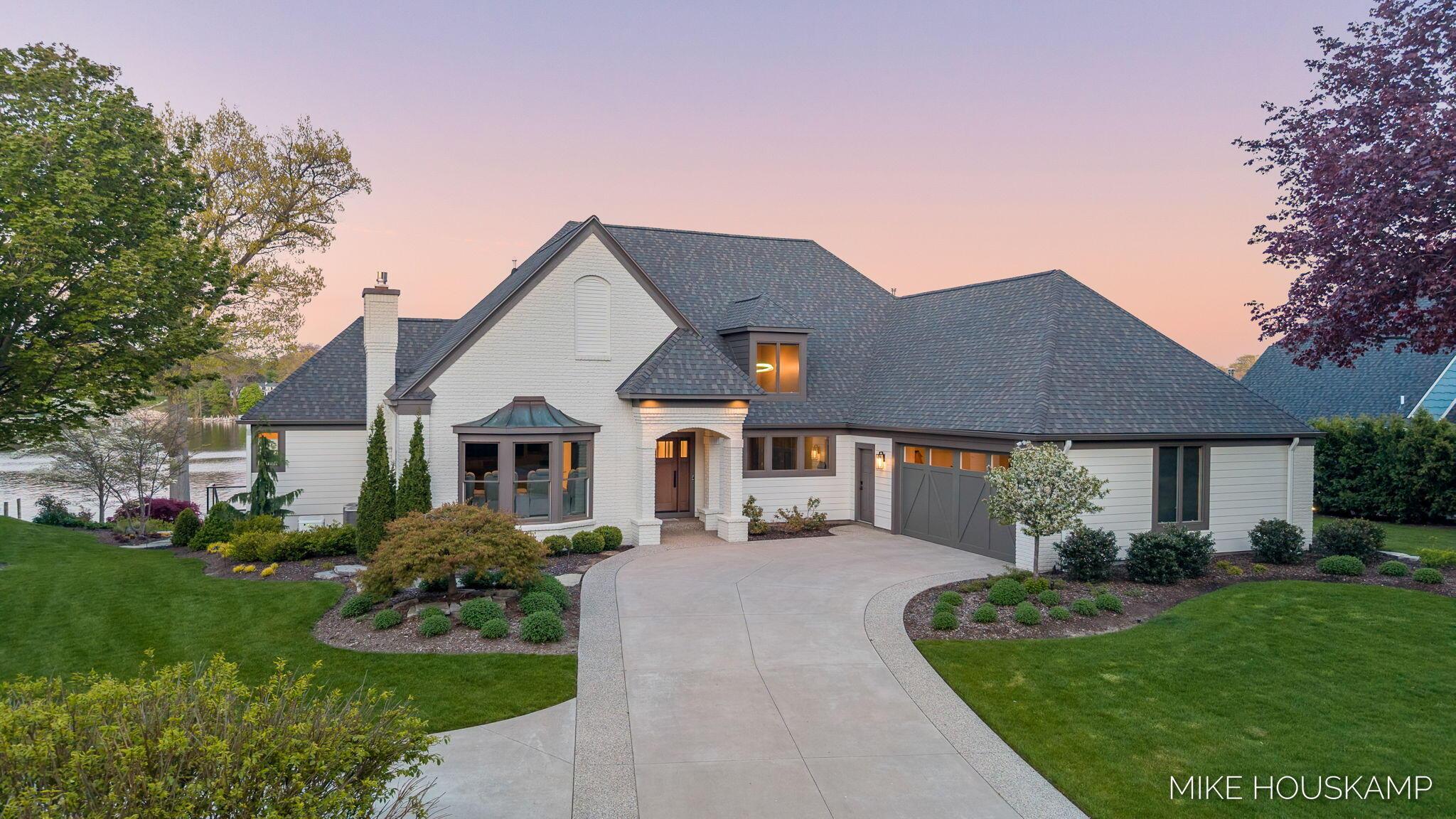 Image 2: 1-web-or-mls-15945-orchard-point-dr
