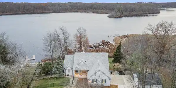 11321 Fair Lake