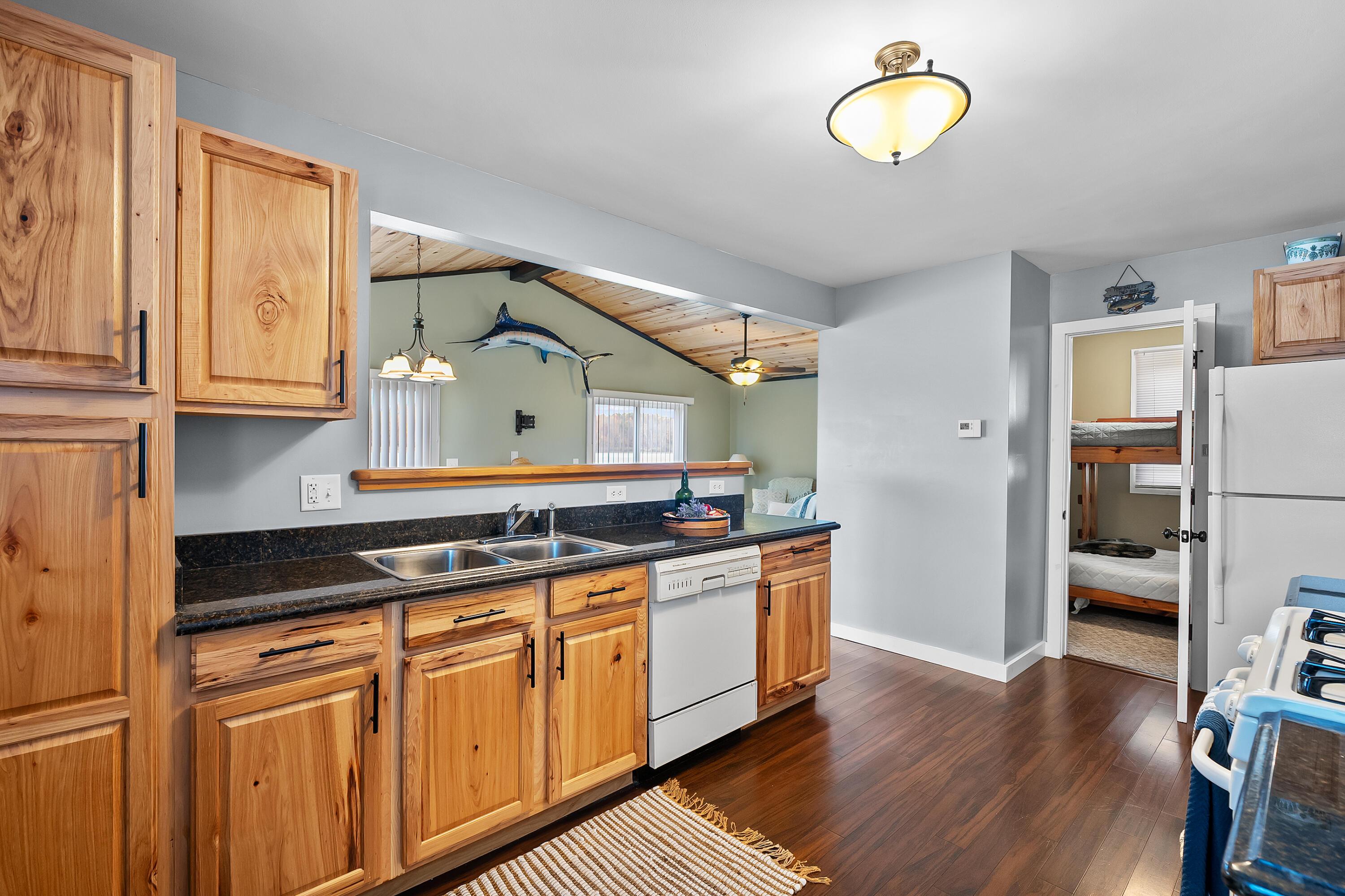 Image 3: LC - Park St N 41758 Paw Paw 49079-2