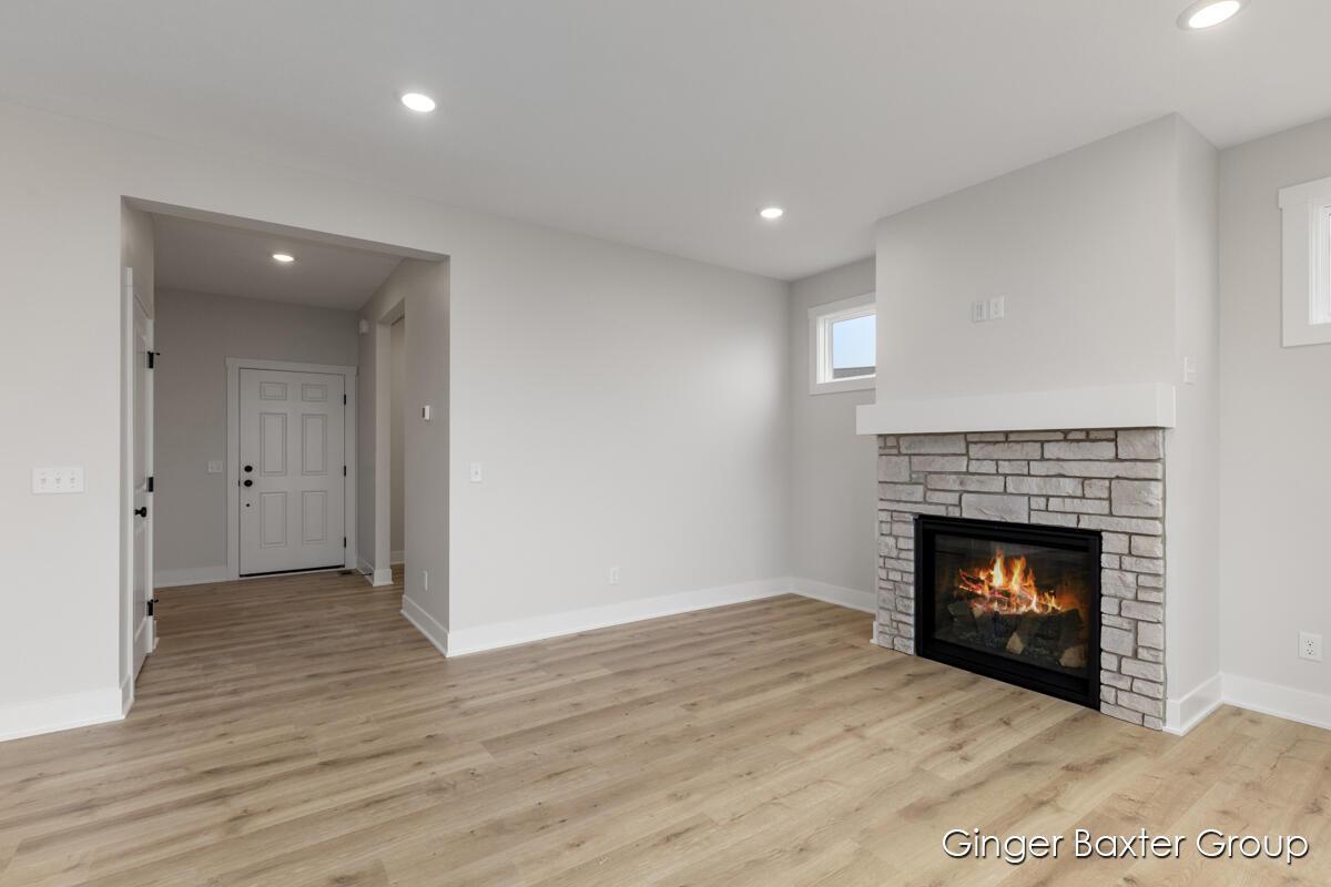 Image 4: PW125_Avery D_1002