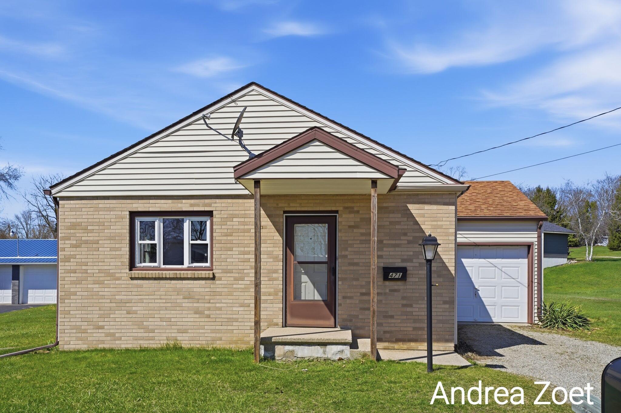 Image 4: Front Facing East