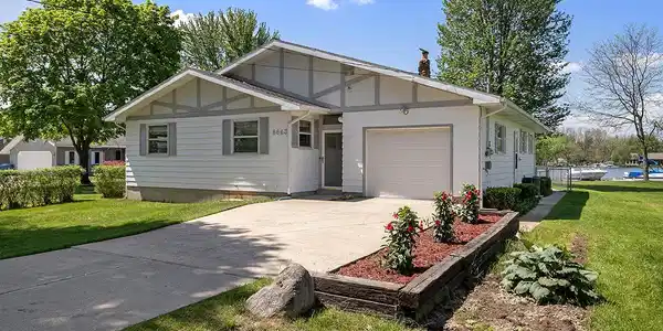 8663 Tecumseh Trail