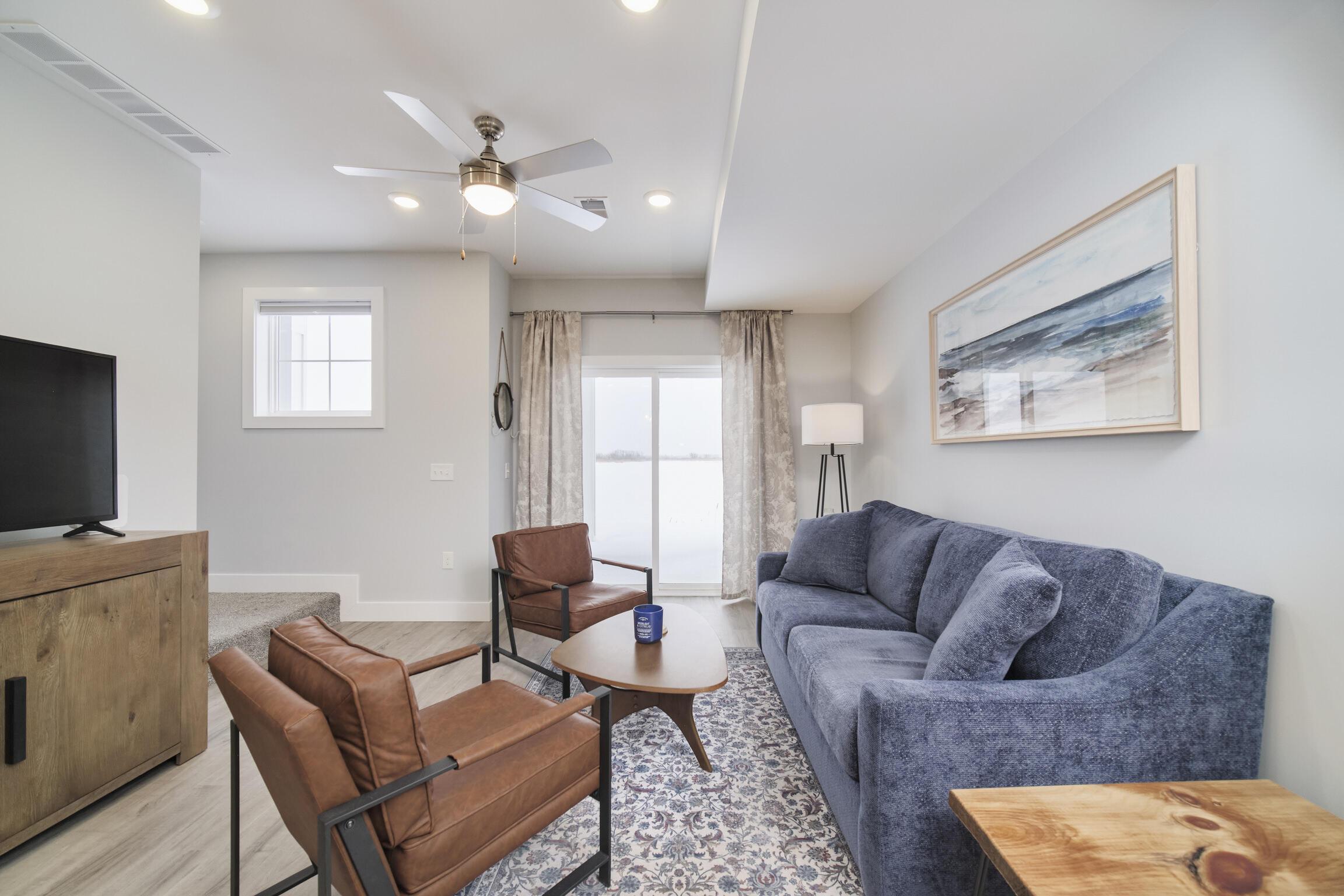 Image 4: 201_Joslin_Cove_Dr-05