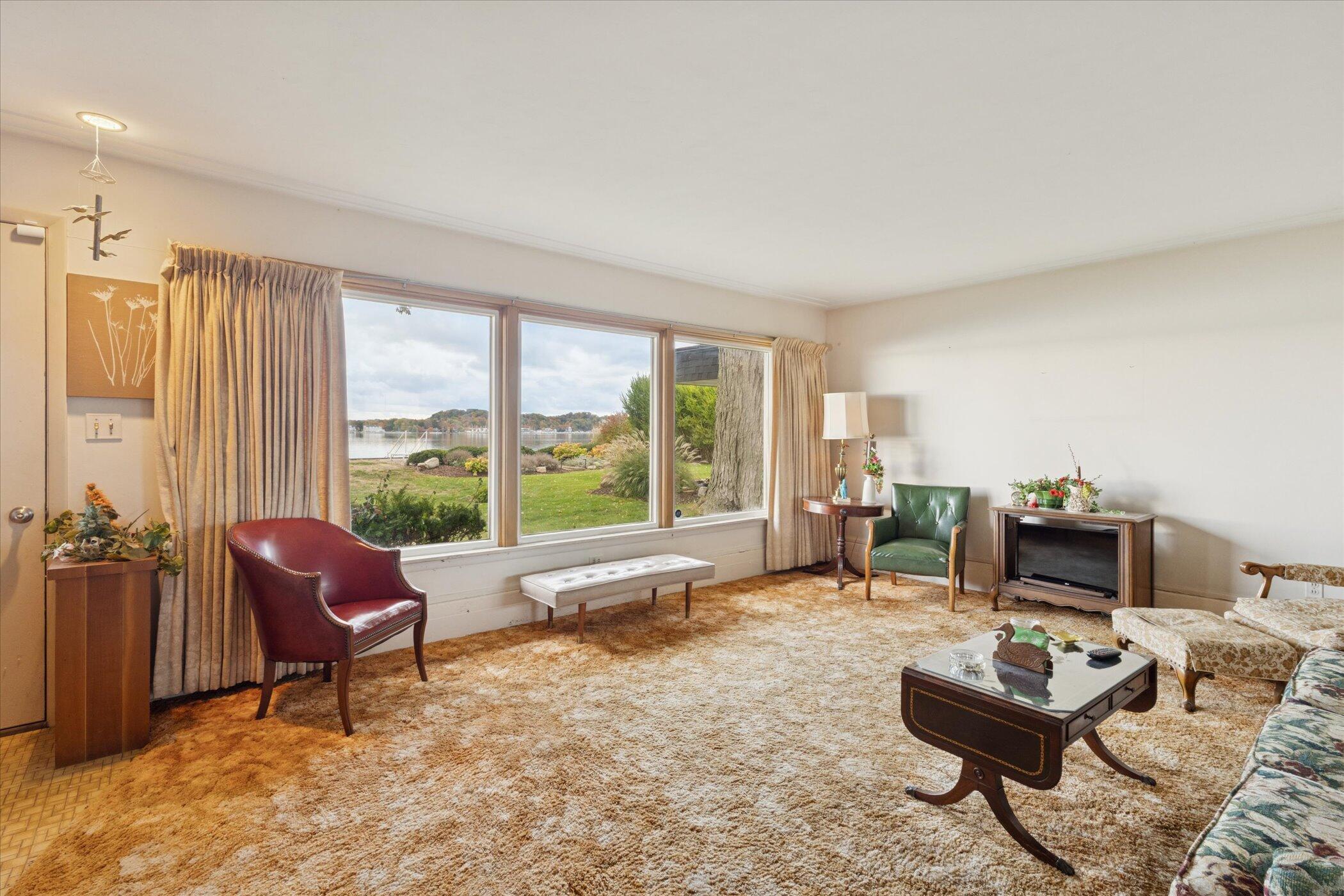 Image 3: 08-2016-Lake-St-Holland-MI-49424-WindowS