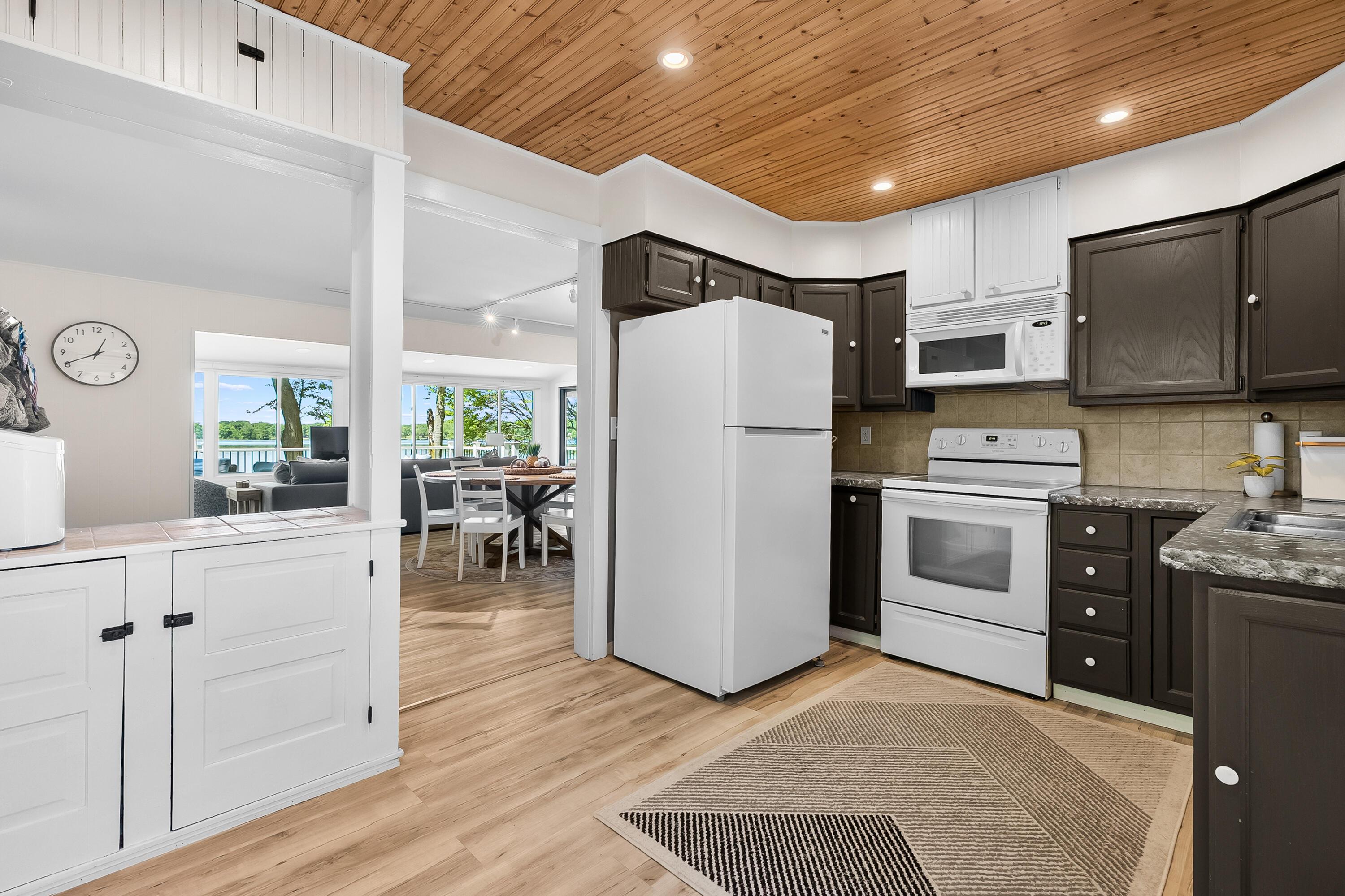 Image 3: Beechwood Dr 959 Delton 49046-2