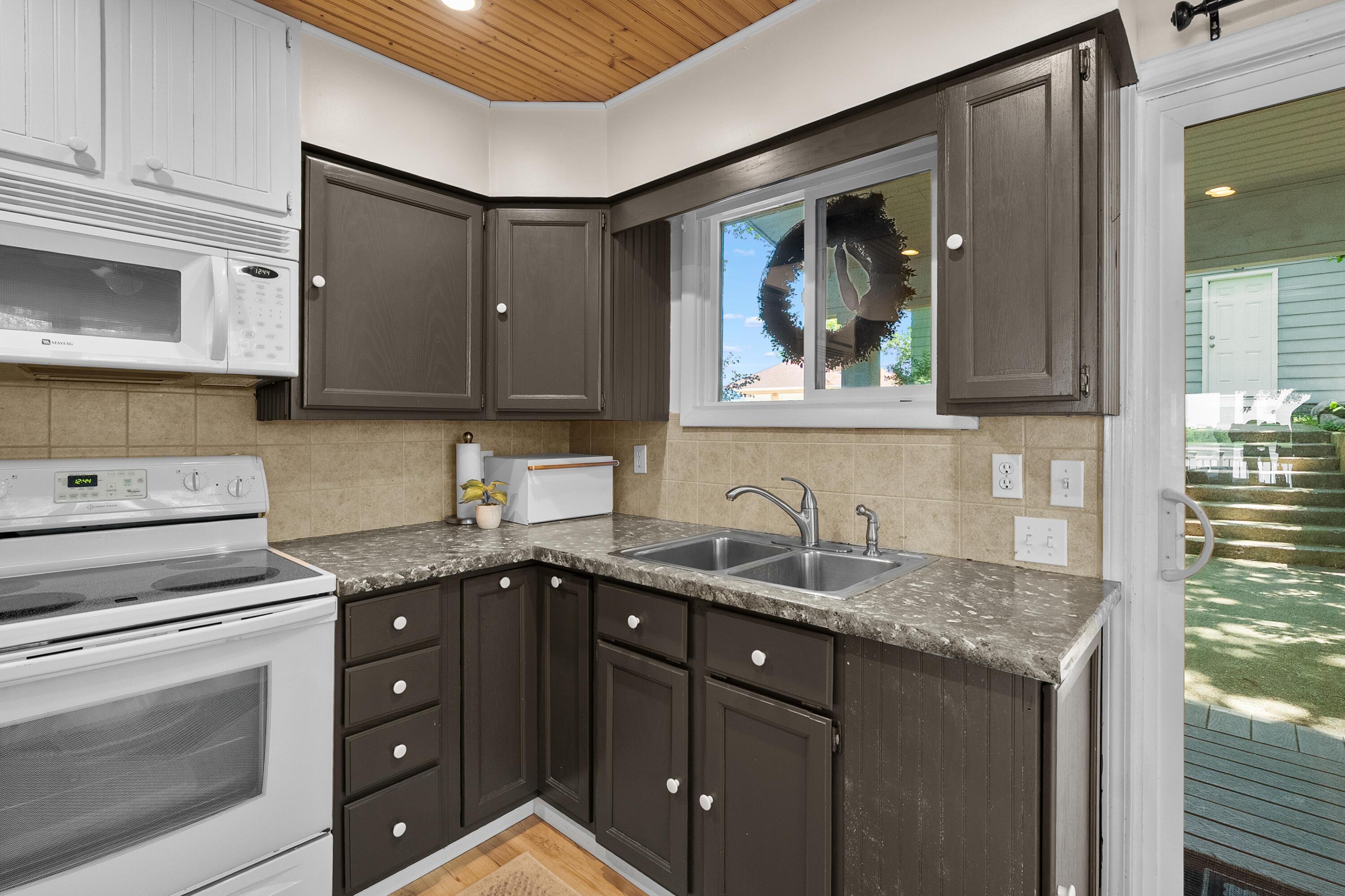 Image 4: Beechwood Dr 959 Delton 49046-4
