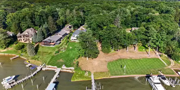 Image 3: 27-web-or-mls-DJI_20260804180803_0919_D