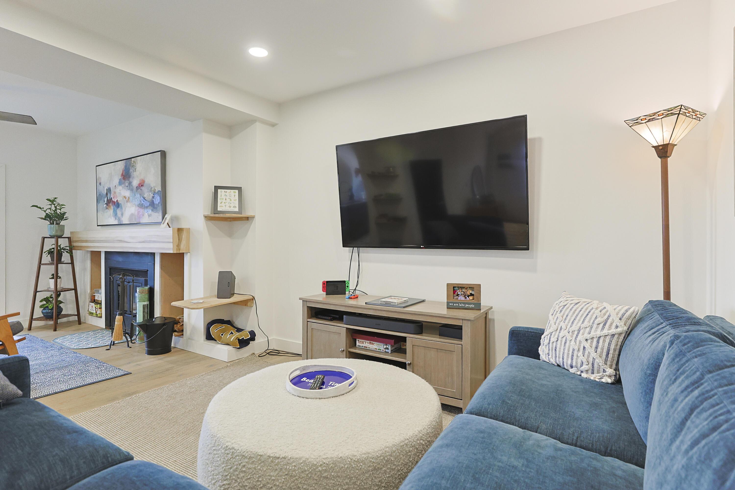 Image 4: 1002 Lake_2026_IMG_0234