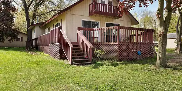 17100 Winona Lane