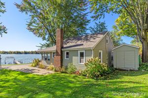 6402 Lakeshore Drive
