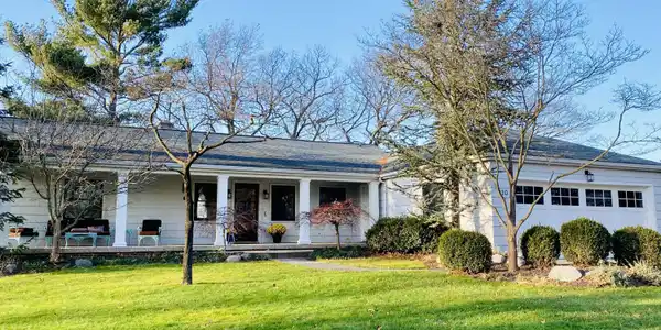 910 Oakmere Place