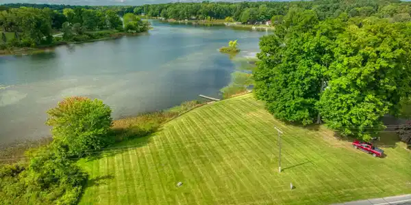 Image 3: 8-web-or-mls-DJI_0646